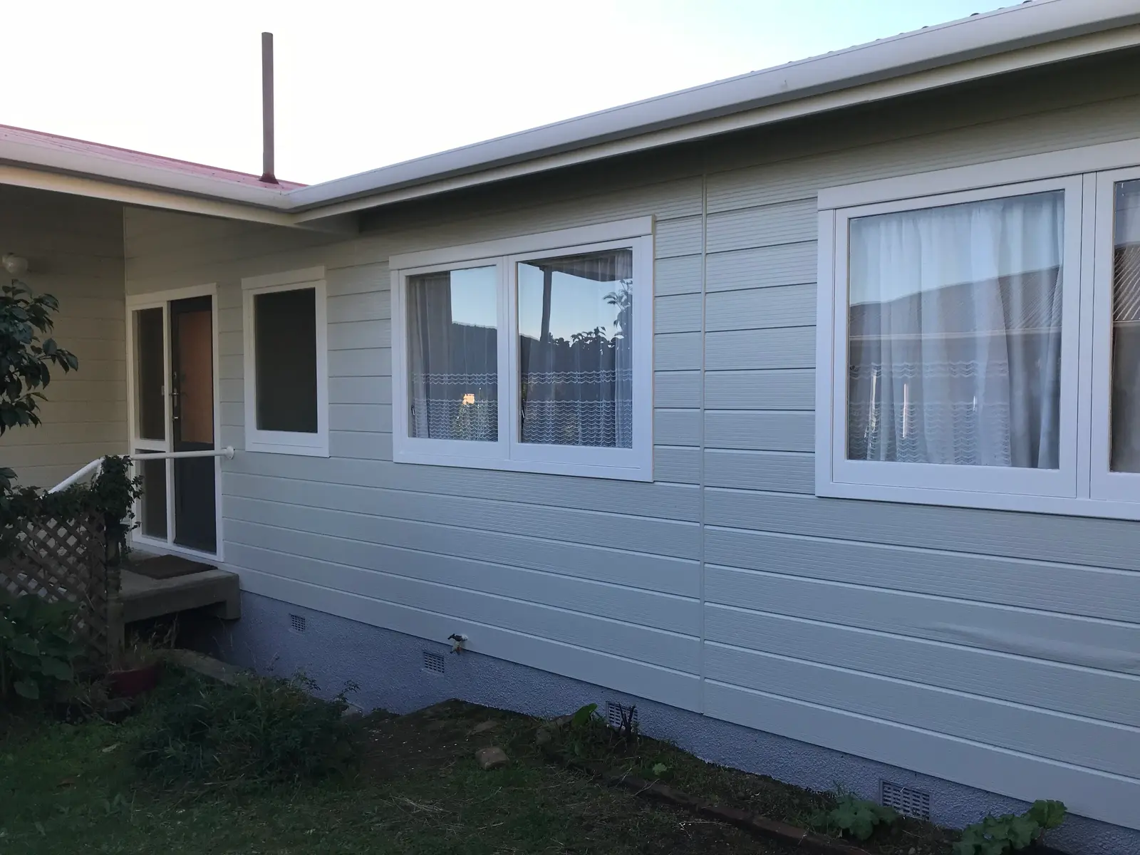 Exterior House Painting Lyall Bay Wellington | Wellington Decorators