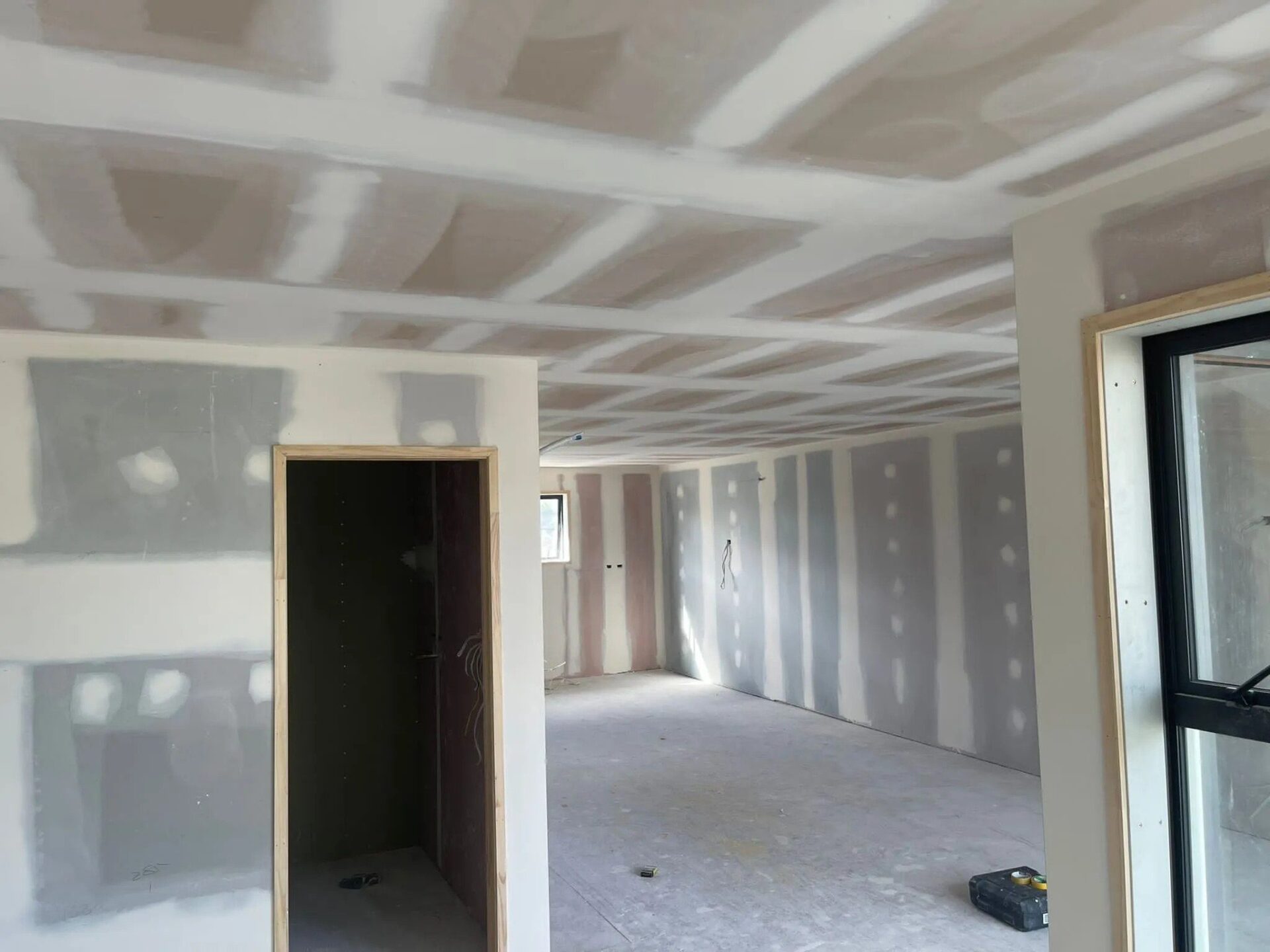 How to Achieve Smooth Plaster Walls with GIB Stopping and Lining